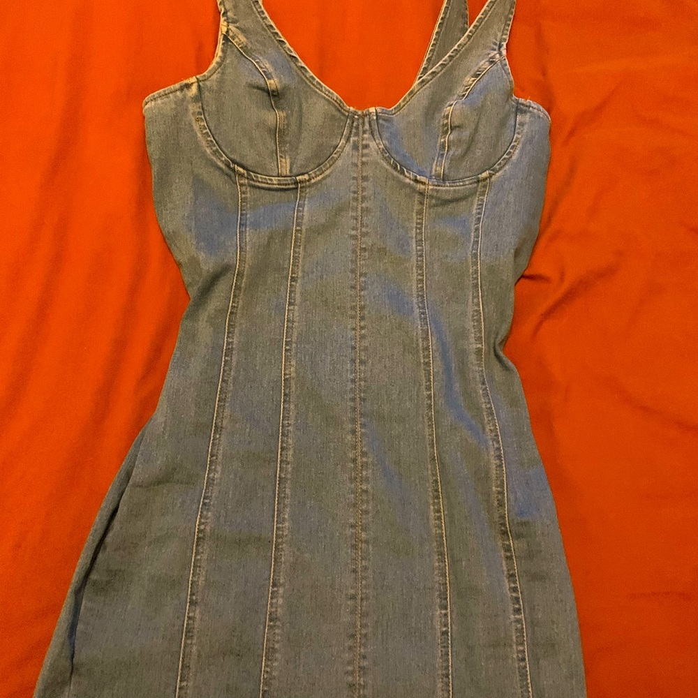 Denim dress size large :)